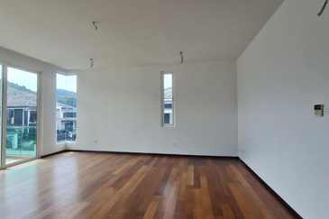 3 storey semi-d for sale in wira heights 3