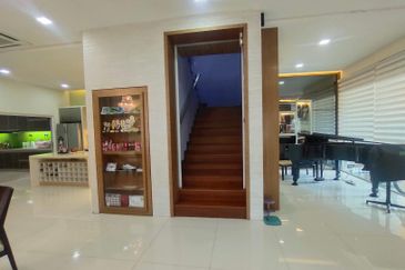 2 storey semi-d for sale in wira heights, bandar sungai long, kajang.