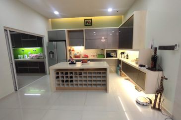 2 storey semi-d for sale in wira heights, bandar sungai long, kajang.