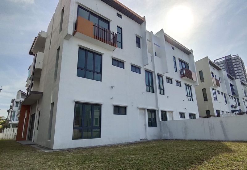 3 storey semi-d for sale in sunville, twin palms, bandar sungai long, cheras, kajang.