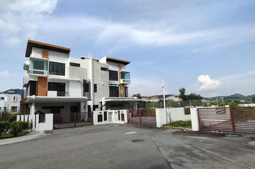3 storey semi-d for sale in sunville, twin palms, bandar sungai long, cheras, kajang.