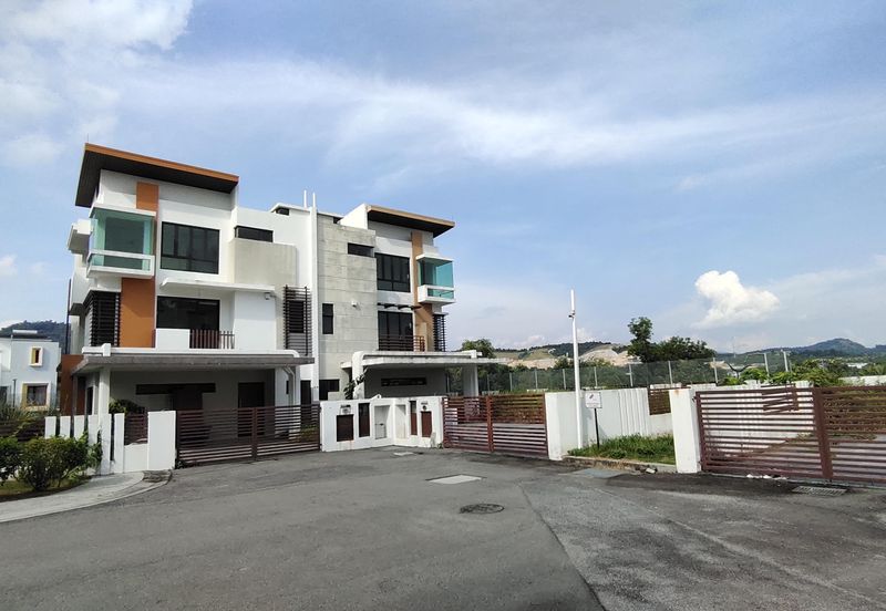 3 storey semi-d for sale in sunville, twin palms, bandar sungai long, cheras, kajang.