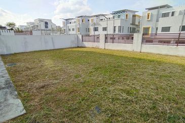 3 storey semi-d for sale in sunville, twin palms, bandar sungai long, cheras, kajang.