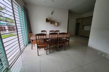 3 storey semi-d for sale in 1080 residence, saujana impian, puncak saujana, kajang
