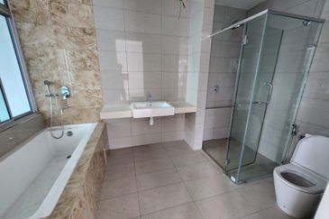 3 storey semi-d for sale in 1080 residence, saujana impian, puncak saujana, kajang