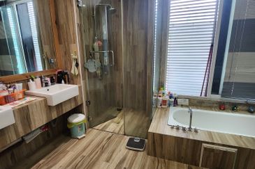 3 storey semi-d for sale in viridian, bandar sungai long, cheras, kajang.