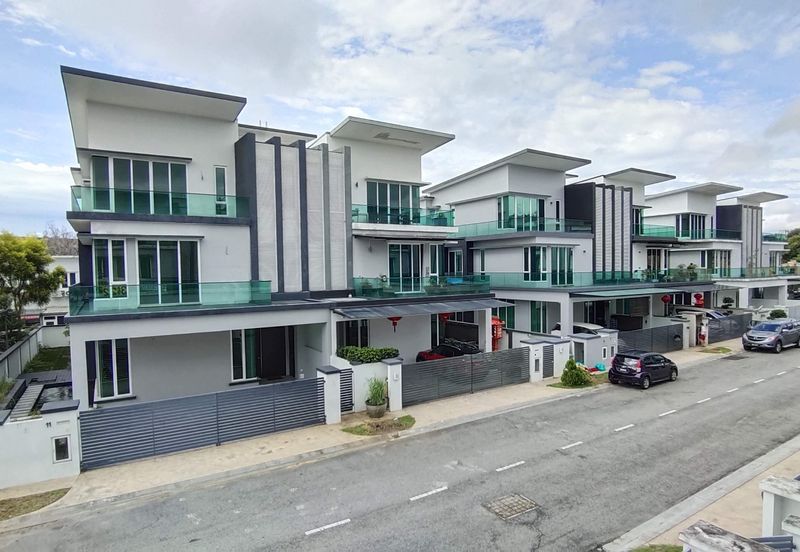 3 storey semi-d for sale in viridian, bandar sungai long, cheras, kajang.