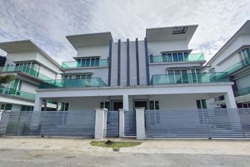 3 storey semi-d for sale in viridian, bandar sungai long, cheras, kajang.