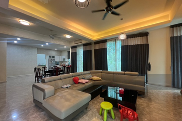 3 storey semi-d for sale in viridian, bandar sungai long, cheras, kajang.
