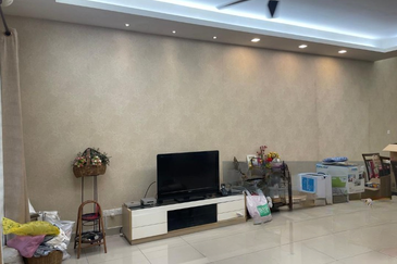 2 storey terrace for sale in taman cheras idaman 2. Renovated and extended.