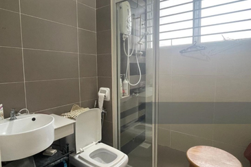 2 storey terrace for sale in taman cheras idaman 2. Renovated and extended.