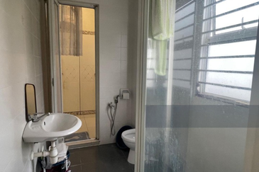 2 storey terrace for sale in taman cheras idaman 2. Renovated and extended.