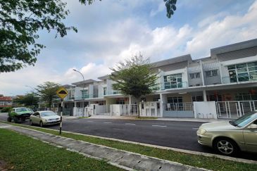 2 storey terrace for sale in taman cheras idaman 2. Renovated and extended.