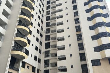 North Point Apartment Strategic Location 290m to Ampang Point!!
