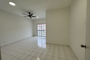 Double Storey BK5 For Rent 