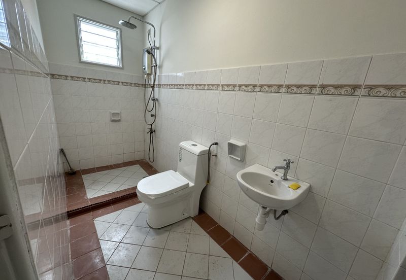 Double Storey BK5 For Rent 