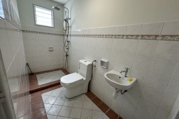 Double Storey BK5 For Rent 