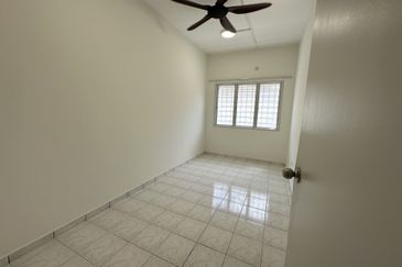 Double Storey BK5 For Rent 