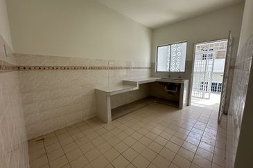 Double Storey BK5 For Rent 