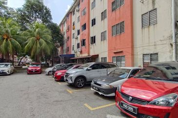 Bandar Bukit Tinggi 1 Apartment