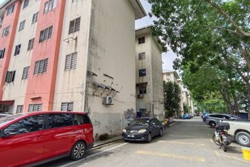 Bandar Bukit Tinggi 1 Apartment