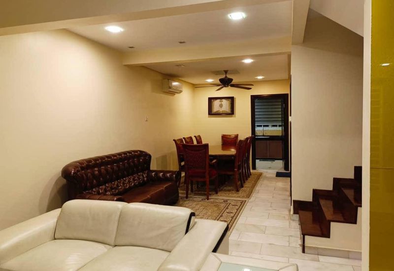 Jalan Puncak Jalil 7