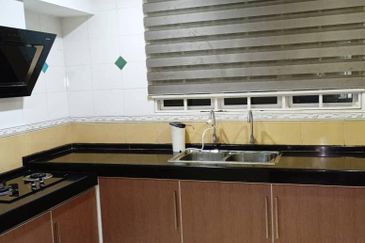 Jalan Puncak Jalil 7