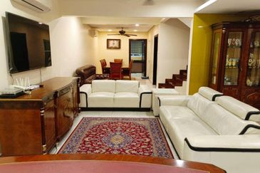 Jalan Puncak Jalil 7