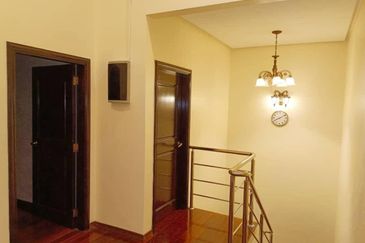 Jalan Puncak Jalil 7