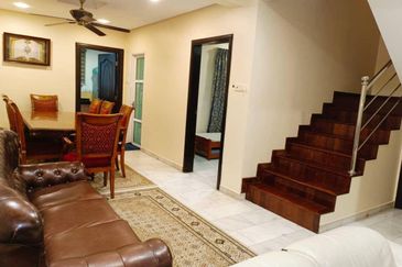 Jalan Puncak Jalil 7