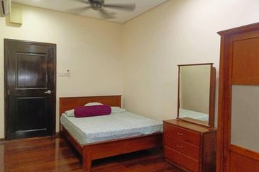 Jalan Puncak Jalil 7