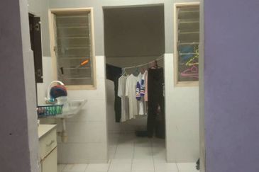 Apartment Teratai, Taman Sutera