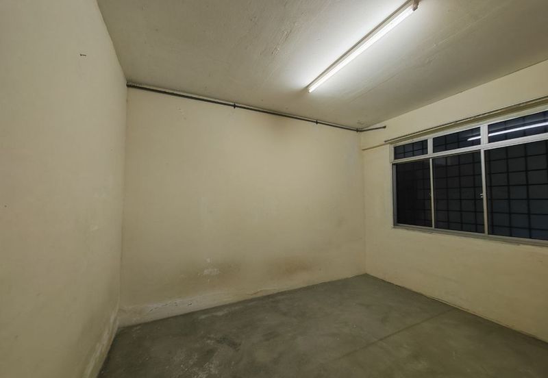 Flat Desa Mentari Blok 5