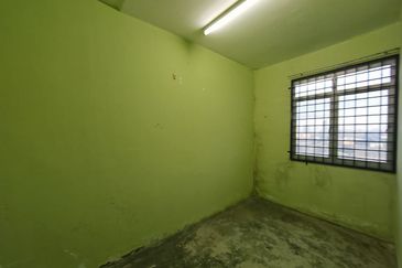 Flat Desa Mentari Blok 5