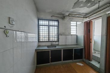 Flat Desa Mentari Blok 5