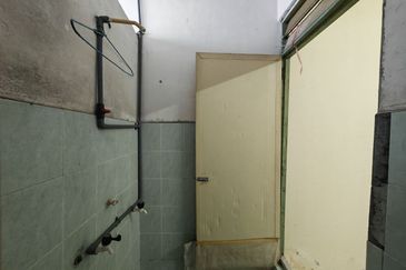 Flat Desa Mentari Blok 5