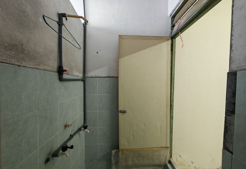 Flat Desa Mentari Blok 5