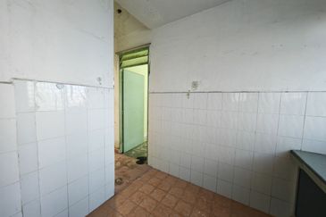 Flat Desa Mentari Blok 5