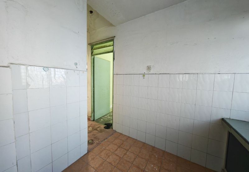 Flat Desa Mentari Blok 5