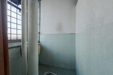 Flat Desa Mentari Blok 5