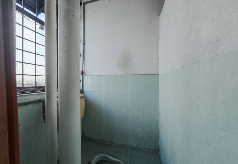 Flat Desa Mentari Blok 5