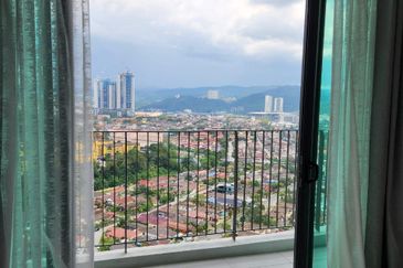 Datum Jelatek Residence