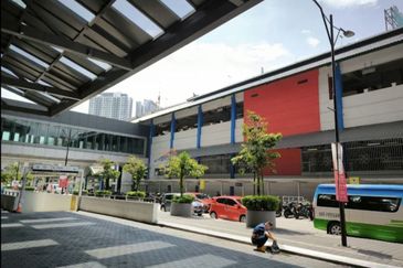 Datum Jelatek Residence