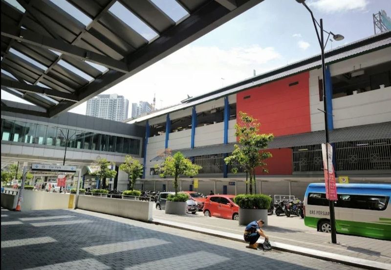 Datum Jelatek Residence