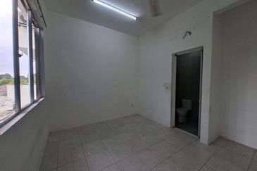 Taman Tasik Semenyih (Lake Residence)