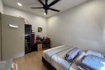 Saron @Bandar Bukit Raja