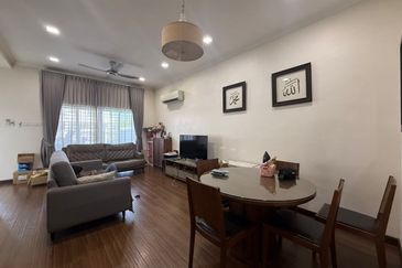 Saron @Bandar Bukit Raja