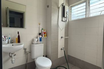 Saron @Bandar Bukit Raja