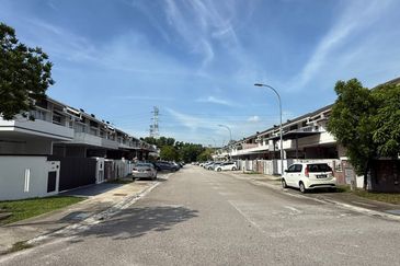 Saron @Bandar Bukit Raja