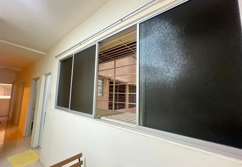 Residensi Bistaria, Ukay Bistari